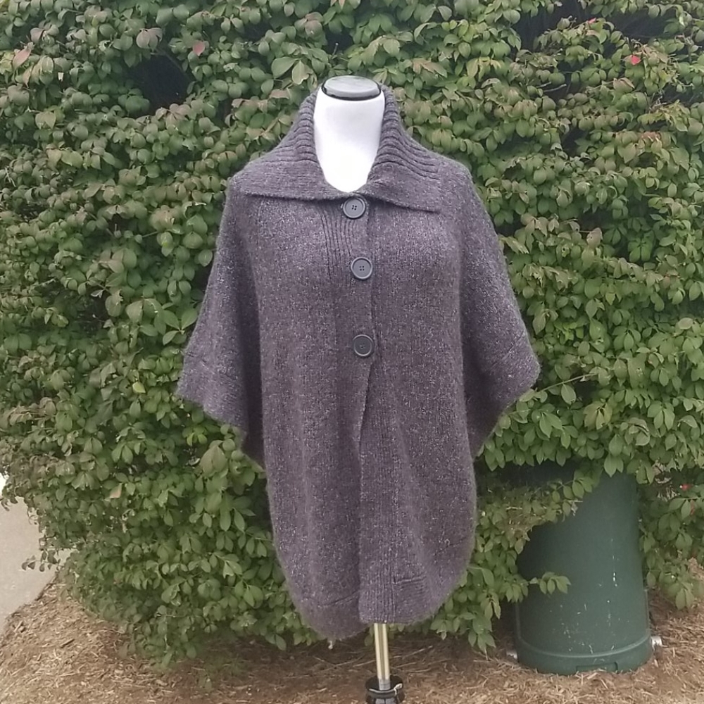 Carolyn Taylor Cape